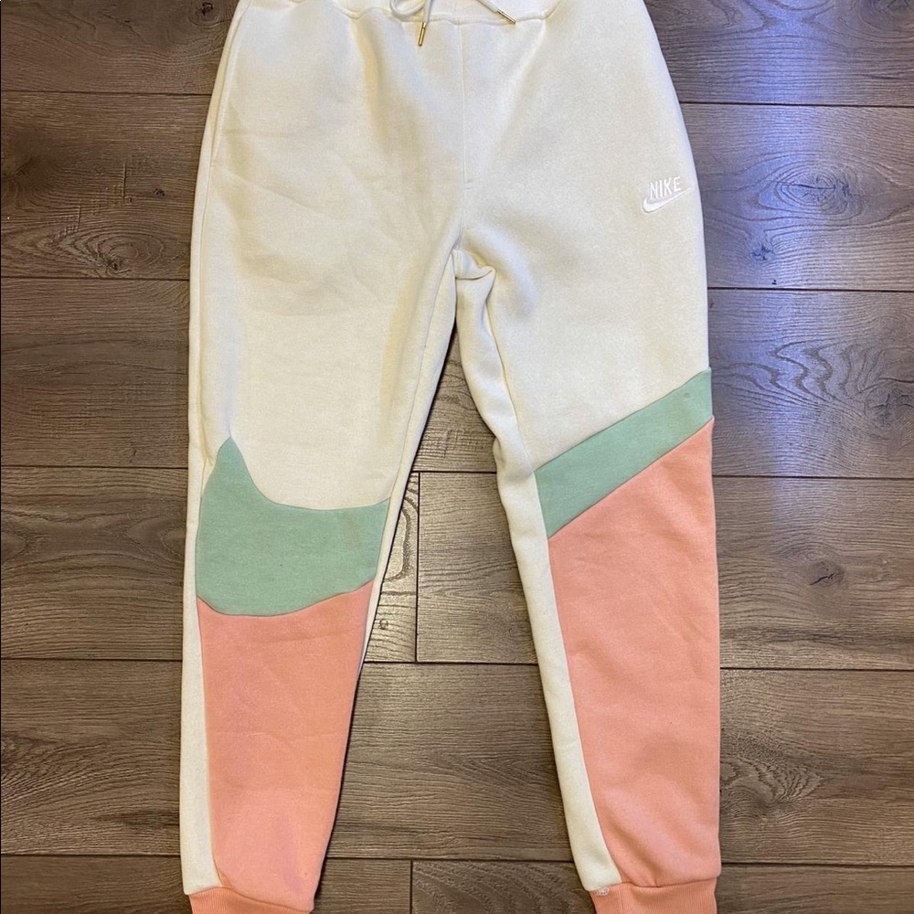 NIKE JOGGER SUIT - Picture 2 of 4